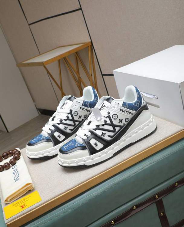 Picture of Louis Vuitton Shoes _SKULVsz38-44hnq121517578